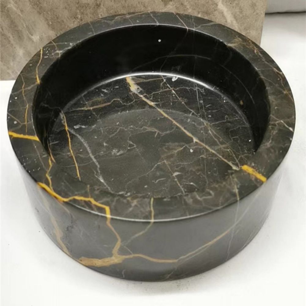 Vaso per seguace artigianale in pietra di marmo