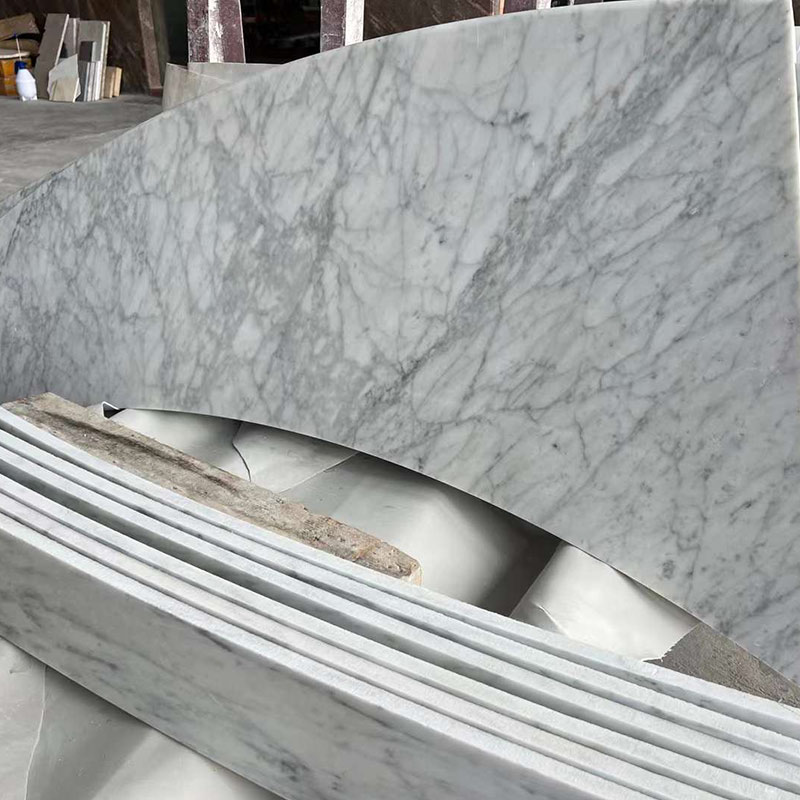Lastre per controsoffitti in marmo bianco con venature grigie