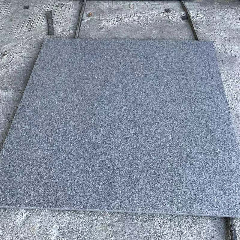 Piastrelle in granito grigio 654