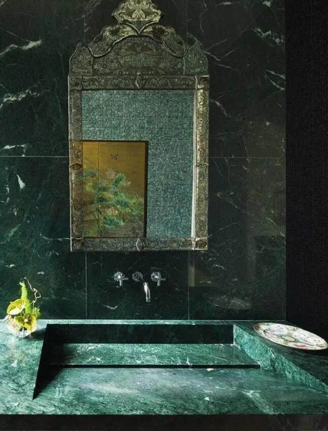 Che ne dici della decorazione in marmo verde？