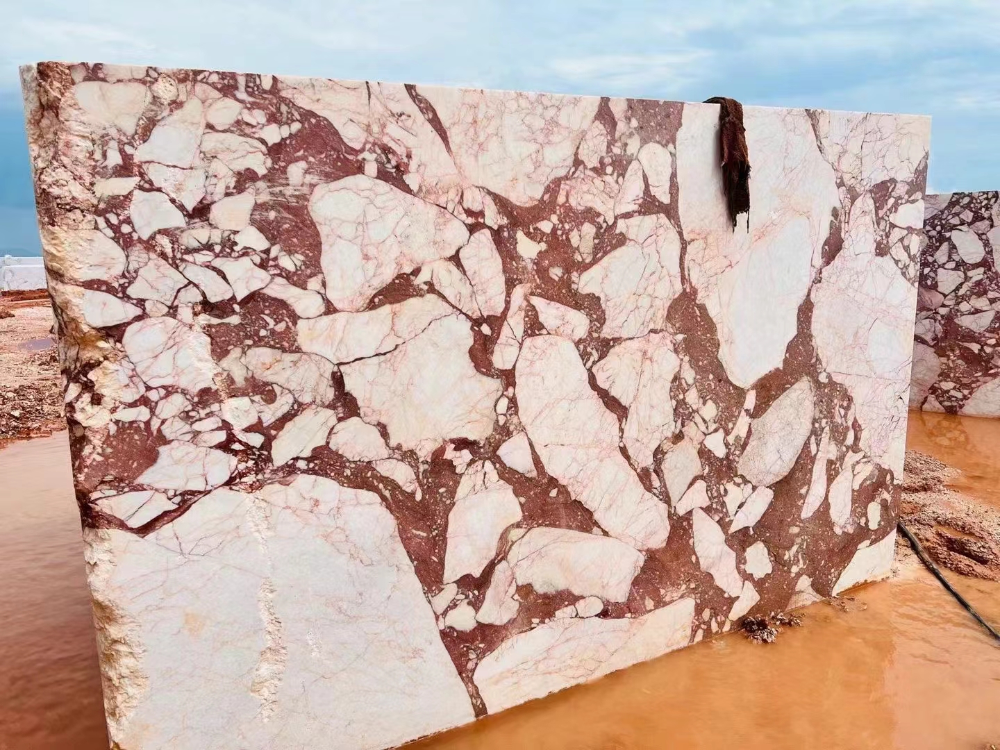 Red Quartzite Big Slab