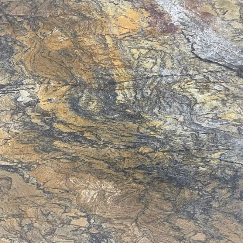 Montagna e acqua corrente